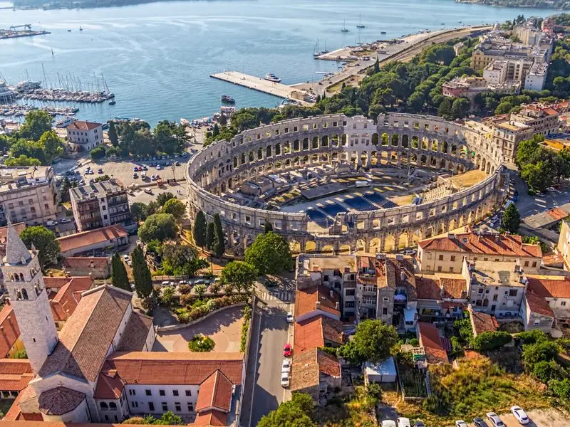 Veduta di Pola, Croazia